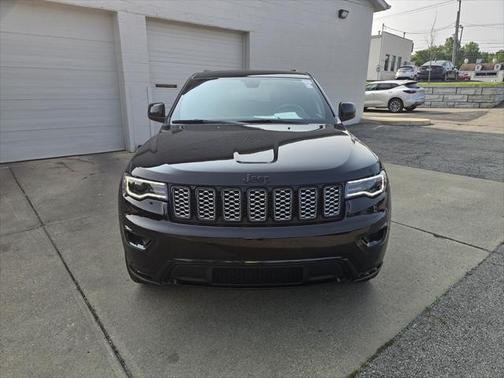 2022 Jeep Grand Cherokee Laredo