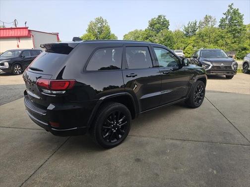 2022 Jeep Grand Cherokee Laredo