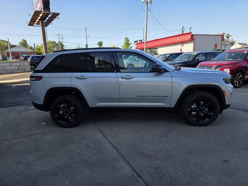2025 Jeep Grand Cherokee Limited X