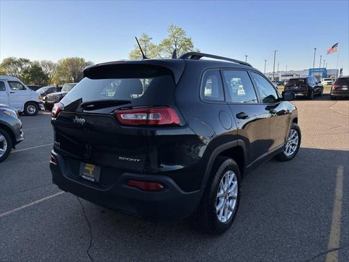 2016 Jeep Cherokee Sport