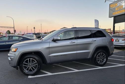 2020 Jeep Grand Cherokee Laredo