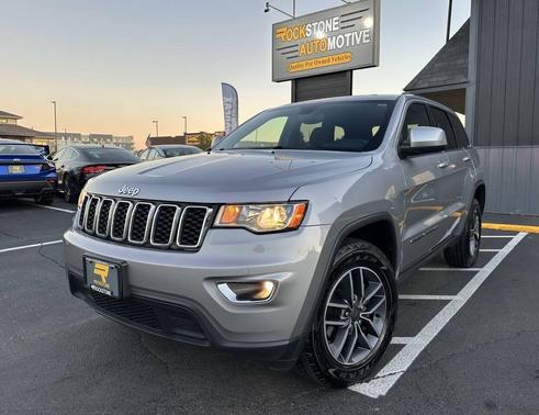 2020 Jeep Grand Cherokee Laredo