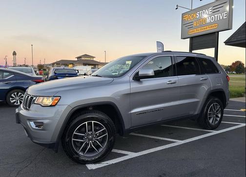 2020 Jeep Grand Cherokee Laredo