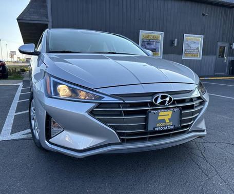 2019 Hyundai ELANTRA SE