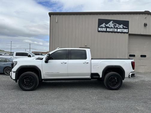 2025 GMC Sierra 3500 Denali