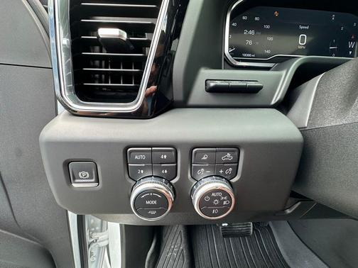 Summit White 2025 GMC Sierra 3500 Denali