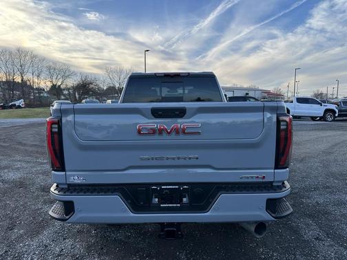 2025 GMC Sierra 3500 AT4