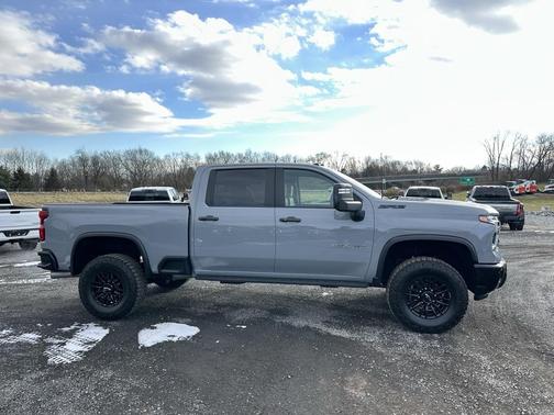 2024 Chevrolet Silverado 2500 4WD Crew Cab Standard Bed ZR2