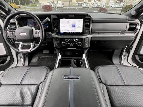 2025 Ford F-250 Platinum