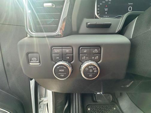 White Frost Tricoat 2025 GMC Sierra 2500 Denali Ultimate