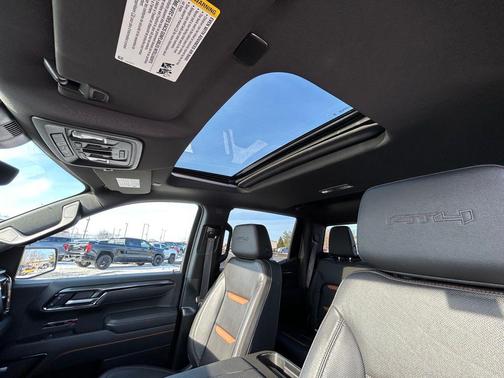 2025 GMC Sierra 1500 AT4