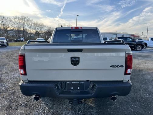 2019 RAM 1500 Classic Warlock Crew Cab 4x4 5'7' Box