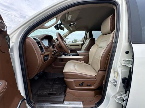 2022 RAM 2500 Laramie Crew Cab 4x4 6'4' Box