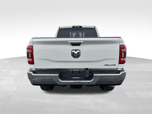 2022 RAM 2500 Laramie Crew Cab 4x4 6'4' Box