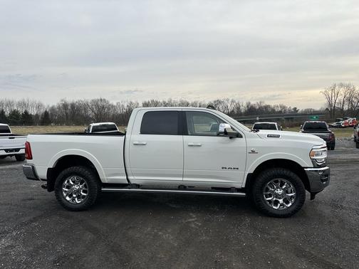 2022 RAM 2500 Laramie Crew Cab 4x4 6'4' Box