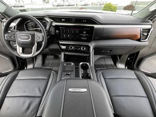 2024 GMC Sierra 2500 Denali