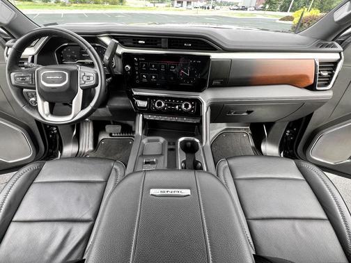 2024 GMC Sierra 2500 Denali