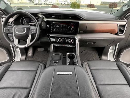 2025 GMC Sierra 2500 Denali