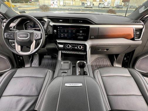 2024 GMC Sierra 2500 Denali