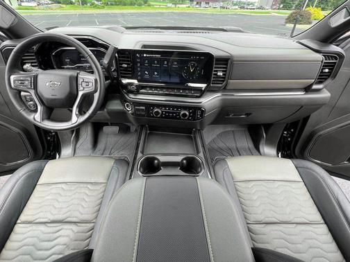 2024 Chevrolet Silverado 2500 4WD Crew Cab Standard Bed ZR2