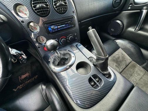 2005 Dodge Viper SRT10