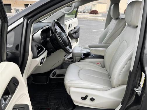2020 Chrysler Pacifica Touring-L Plus