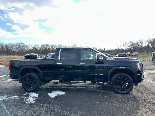 2024 GMC Sierra 2500 Denali