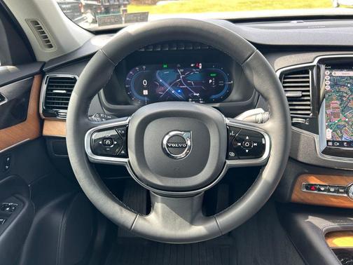 2023 Volvo XC90 Recharge Plug-In Hybrid T8 Plus 6-Seater