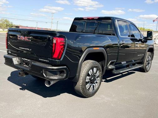 2024 GMC Sierra 2500 Denali