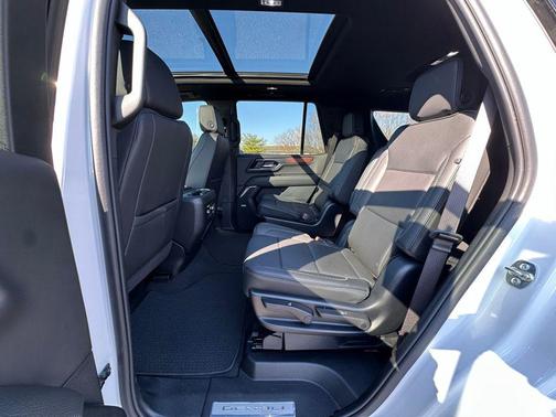 Summit White 2025 GMC Yukon Denali