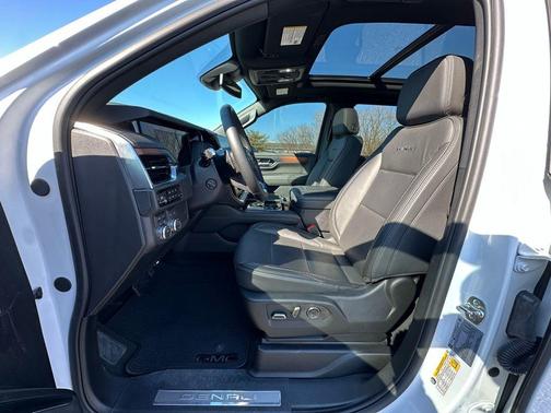 Summit White 2025 GMC Yukon Denali