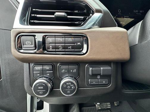 2025 GMC Yukon Denali Ultimate