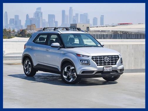 2022 Hyundai VENUE SEL