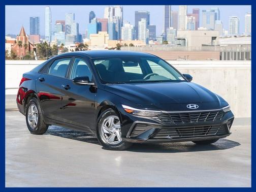2024 Hyundai ELANTRA SE