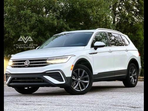 Opal White Pearl Effect 2023 Volkswagen Tiguan 2.0T SE