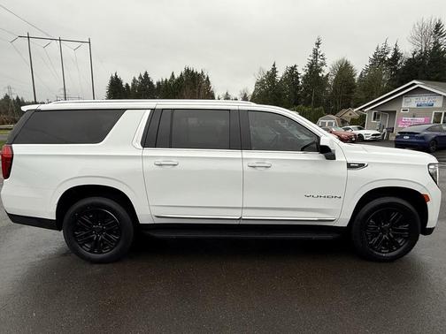 2023 GMC Yukon XL SLT