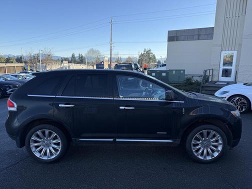 2011 Lincoln MKX Base