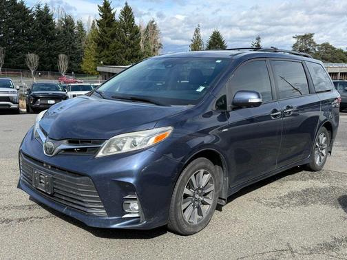 2020 Toyota Sienna XLE