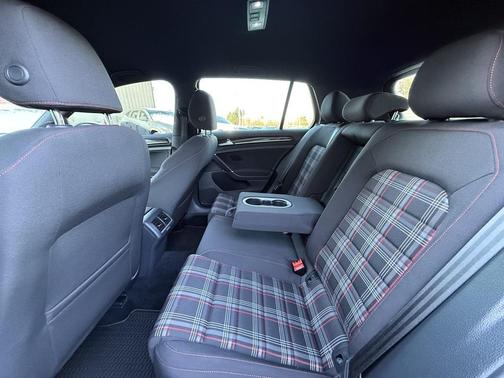 2017 Volkswagen Golf GTI 2.0T S 4-Door