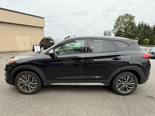 Black Noir Pearl 2021 Hyundai TUCSON SEL