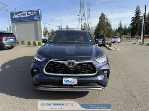 2022 Toyota Highlander Platinum