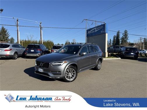 2018 Volvo XC90 T6 Momentum