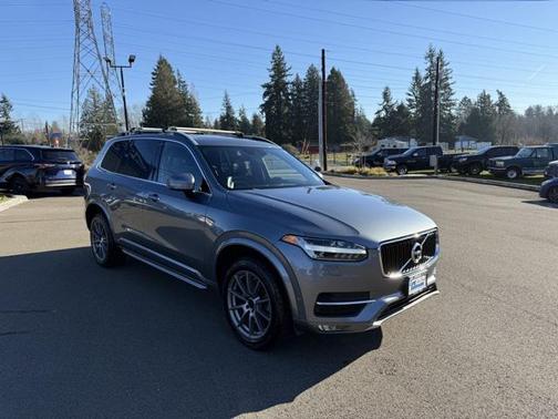 2018 Volvo XC90 T6 Momentum