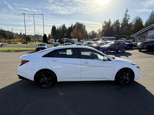 2023 Hyundai ELANTRA HEV Blue