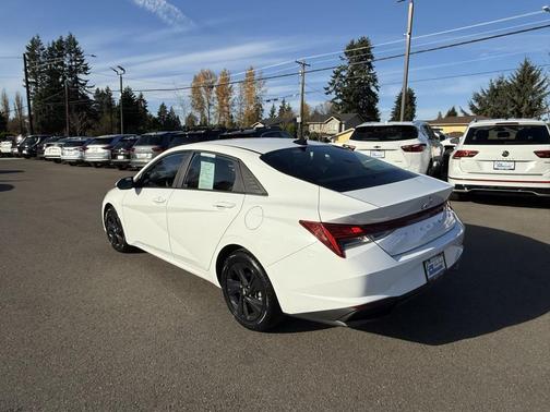 2023 Hyundai ELANTRA HEV Blue