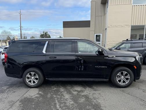 2023 GMC Yukon XL SLE