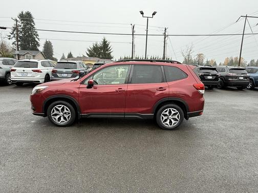 2023 Subaru Forester Premium