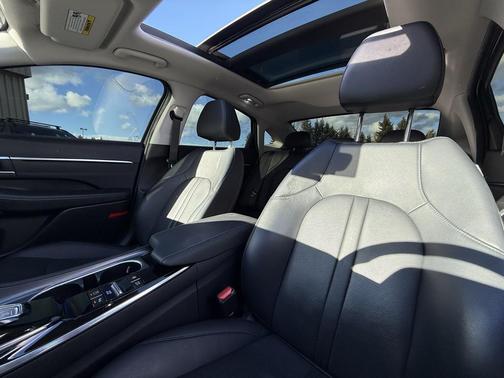 2022 Hyundai SONATA Limited