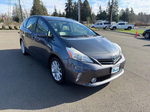 2013 Toyota Prius v Five