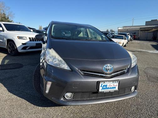 2013 Toyota Prius v Five